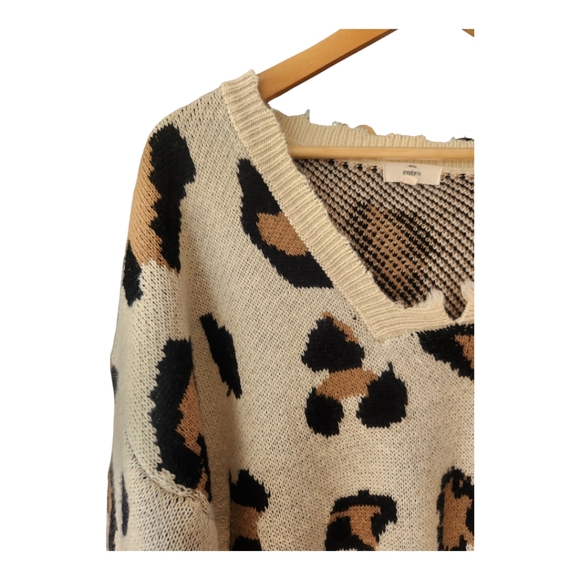 Entro Leopard Print Pullover Knit Sweater Destroyed Trim Medium Cozy - Picture 3 of 8